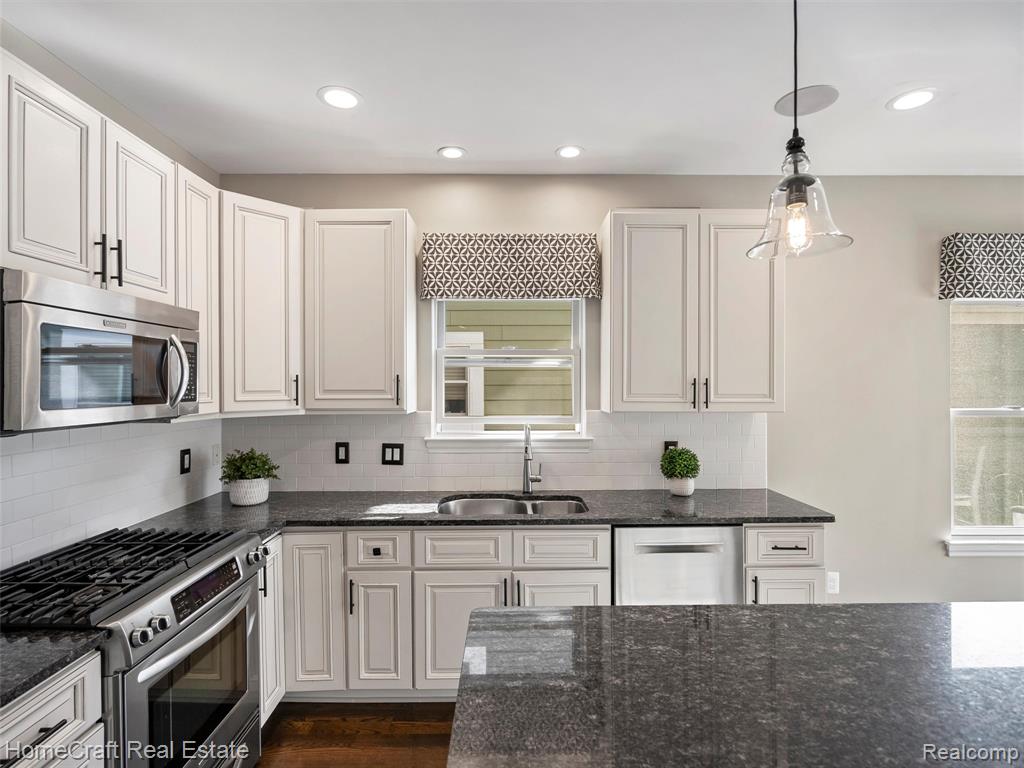 50211 Grant Street, Canton, MI 48188 — Photo 11