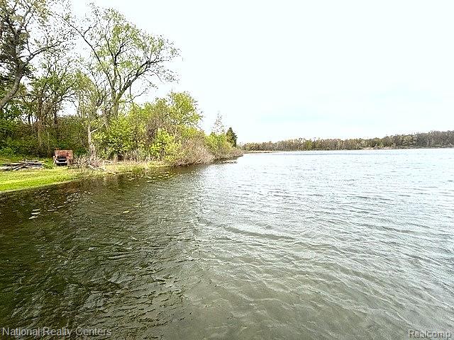 1625 HIGHLAND PARK Drive, Highland, MI 48356 — Photo 17