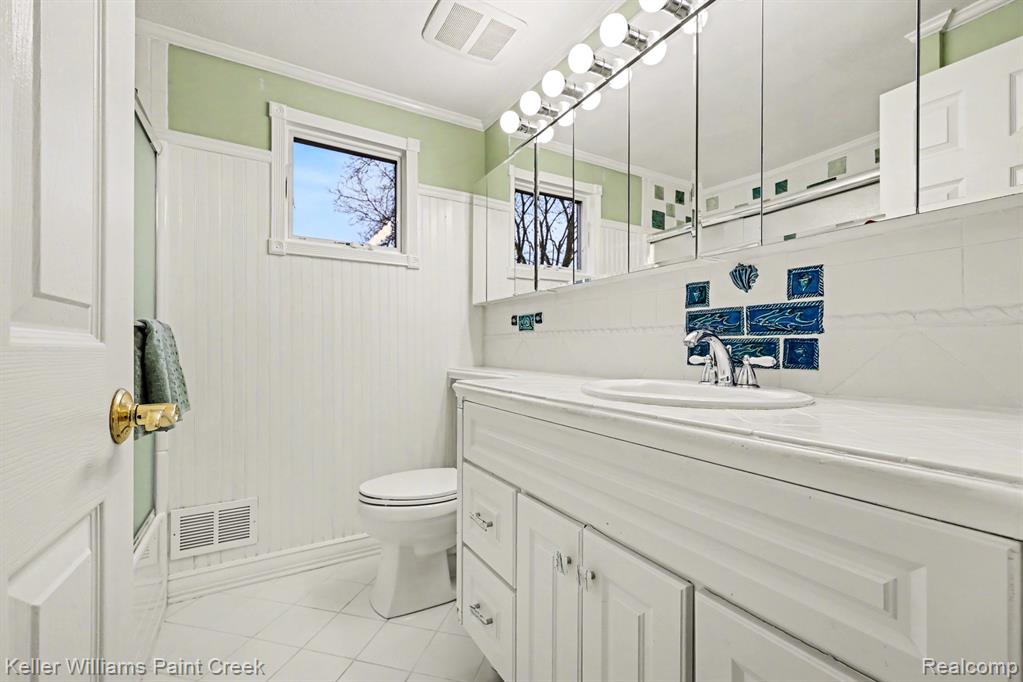 2824 Lunar Court, Lake Orion, MI — Photo 18