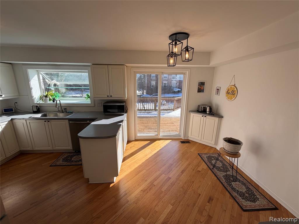 4205 Pinehurst Drive, West Bloomfield, MI — Photo 18