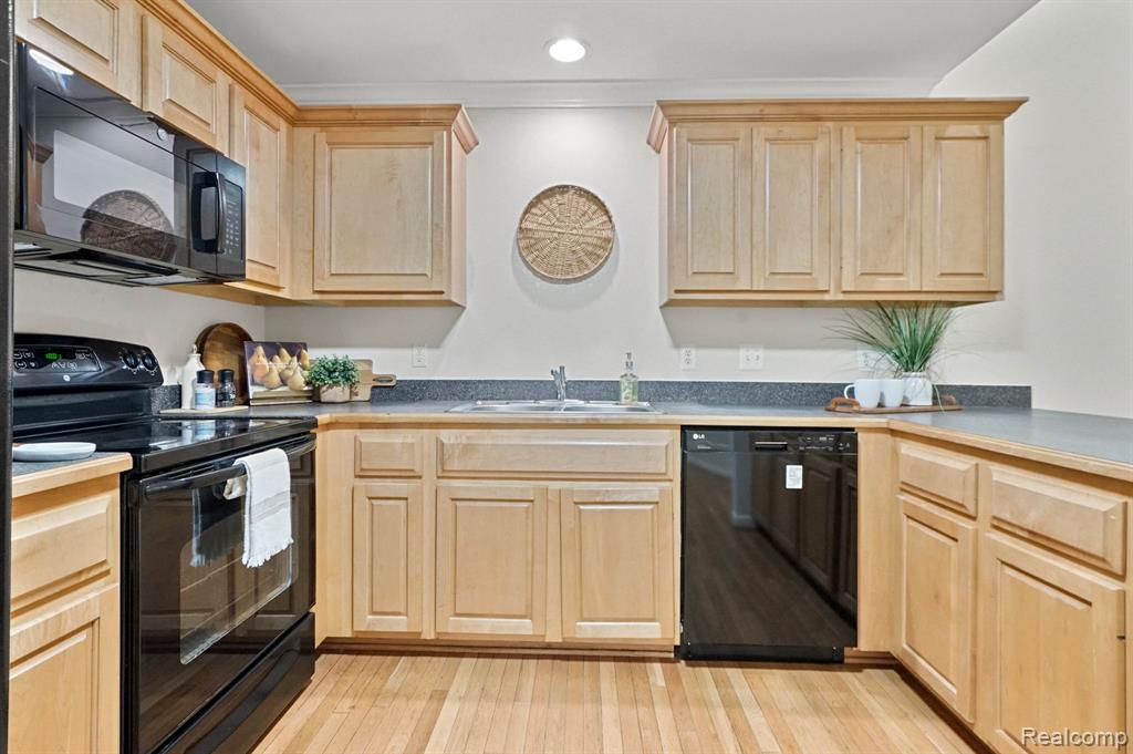 55511 BOARDWALK Drive, Shelby Twp, MI 48316 — Photo 6