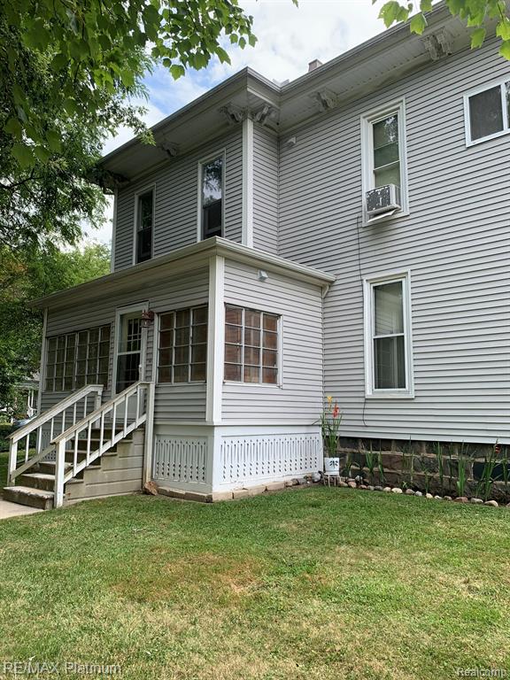 419 N State Street, Howell, MI 48843 — Photo 2