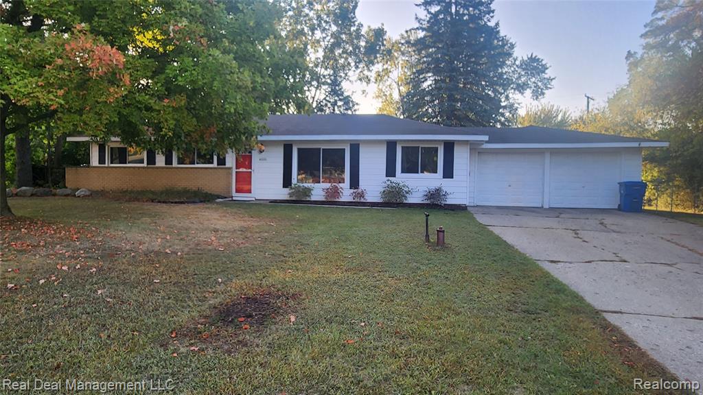 6555 Manson Drive, Waterford, MI — front exterior