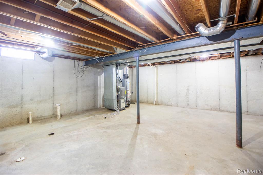 752 PENSACOLA Avenue, Pontiac, MI 48340 — Photo 17