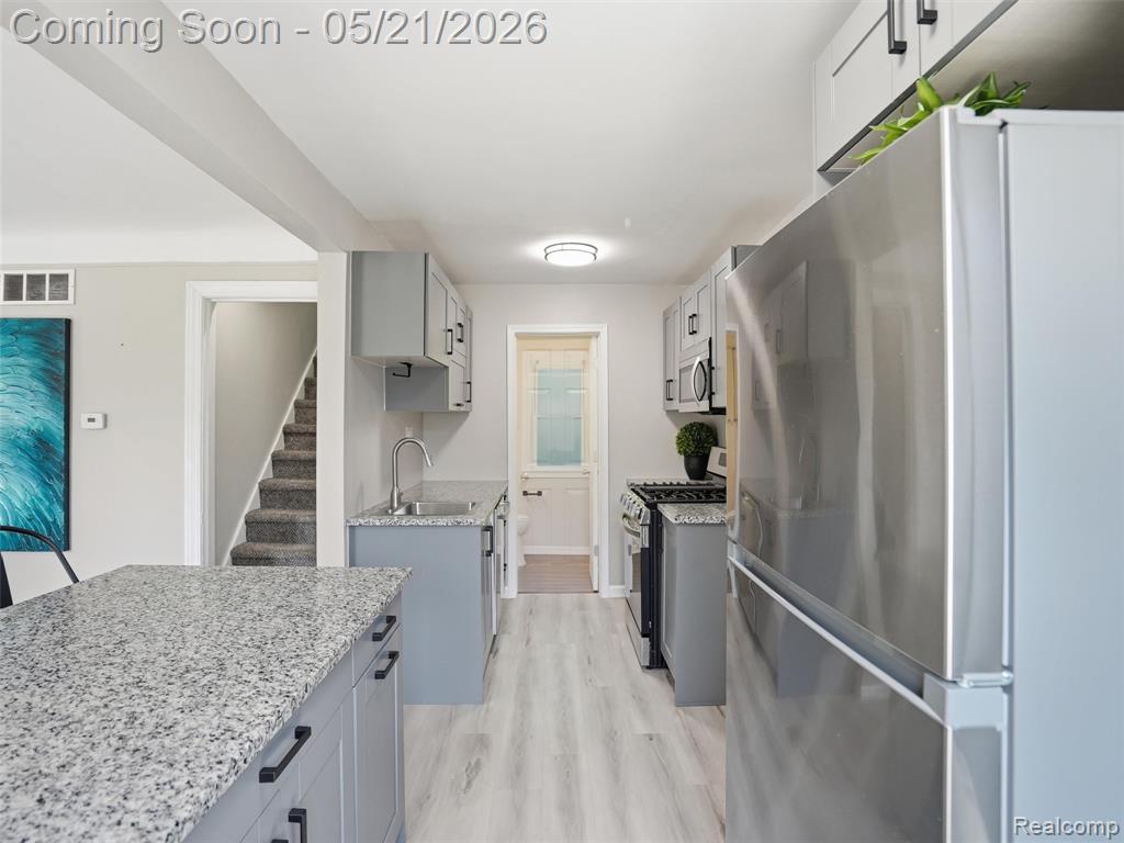 22329 Maxine Street, Saint Clair Shores, MI 48080 — Photo 13