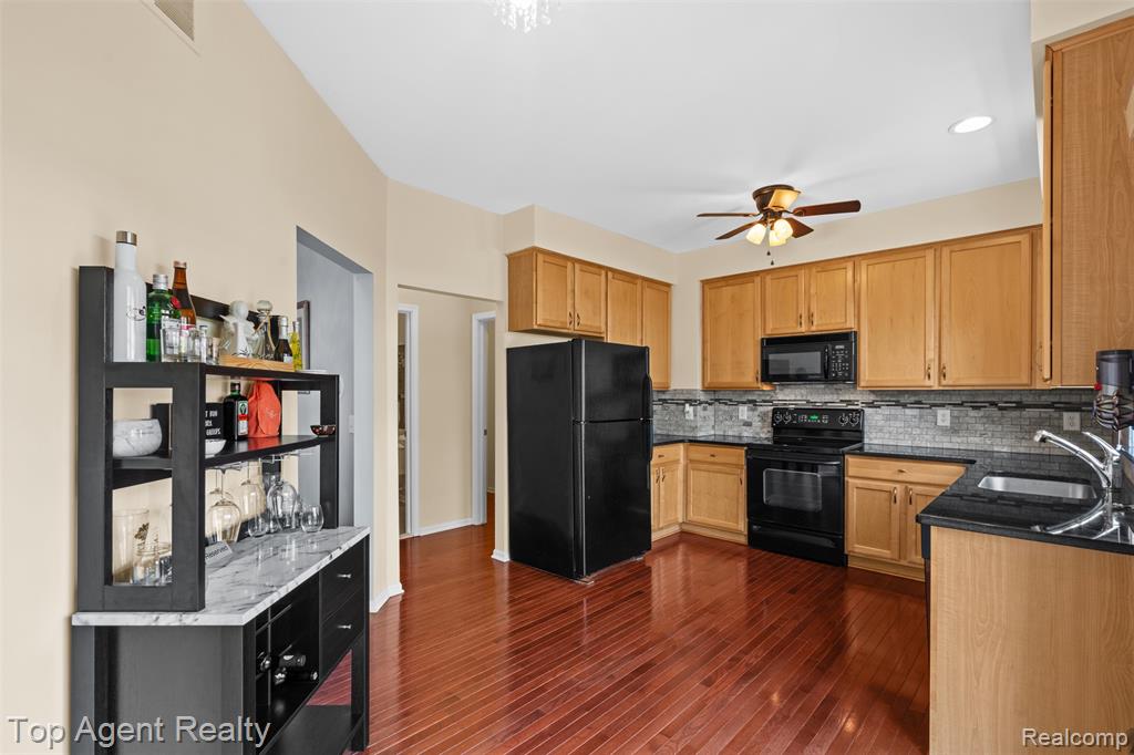 41506 Oconnor Lane, 156, Novi, MI 48377 — Photo 14