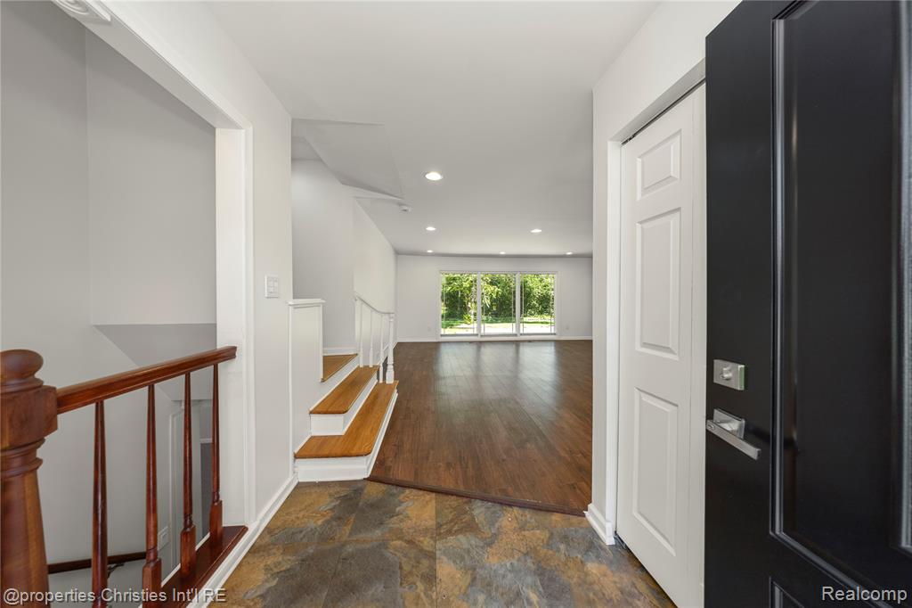 7137 Stonebrook Road, West Bloomfield, MI — Photo 2