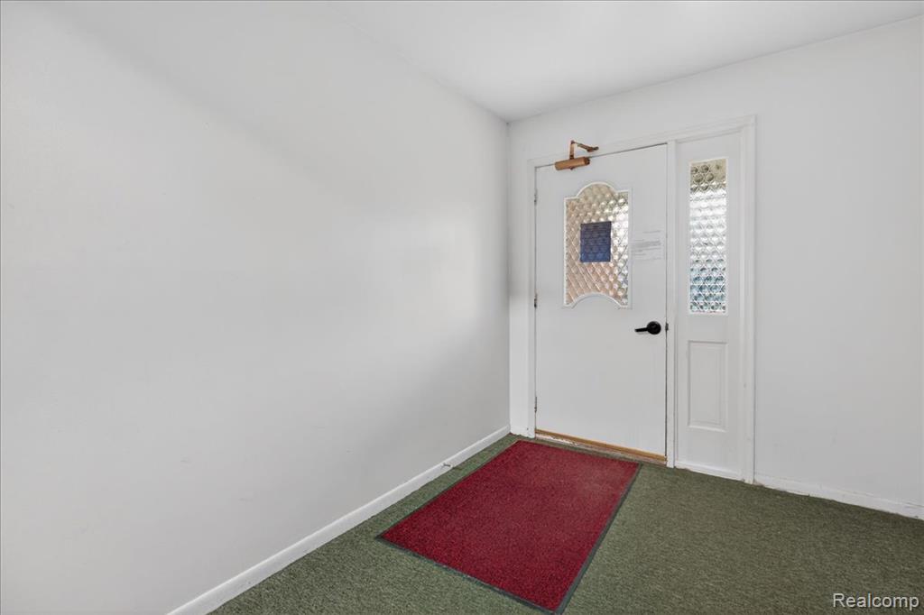 1878 Colonial Village Way, 4, Waterford, MI 48328 — Photo 25