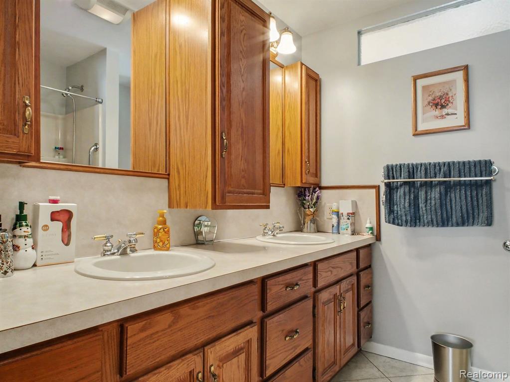 3230 Woodvalley Drive, Flushing, MI 48433 — Photo 26