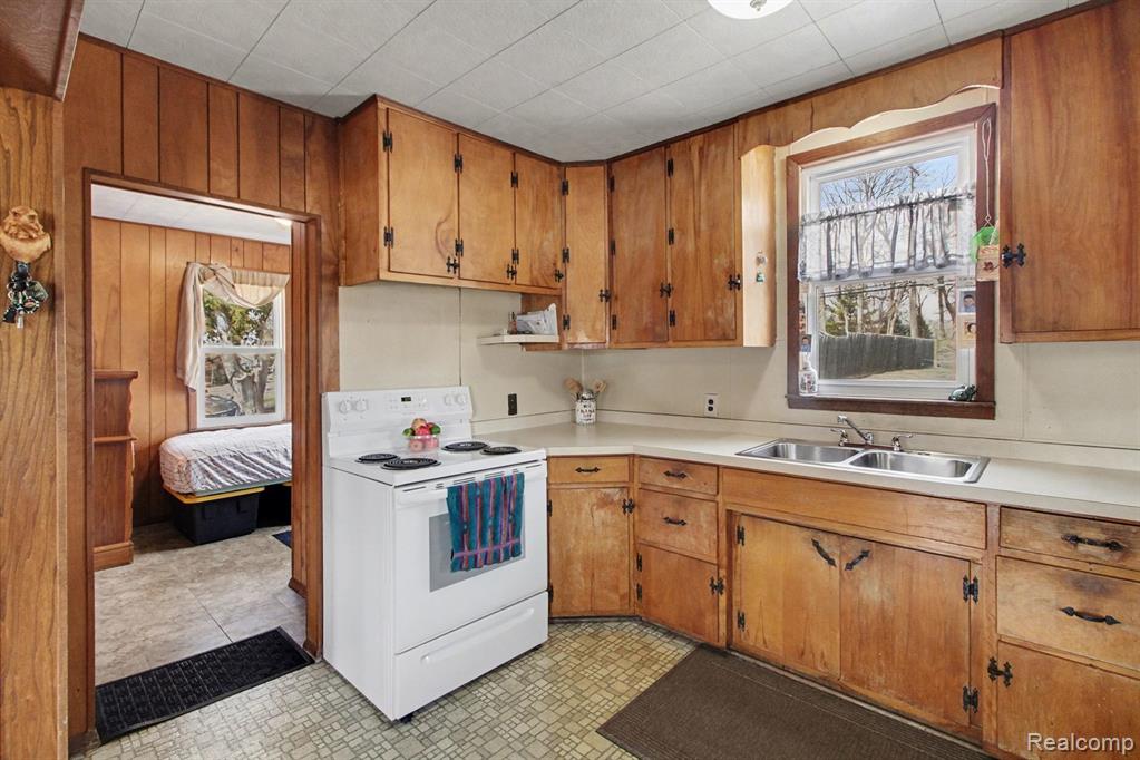 660 W Walton Boulevard, Pontiac, MI 48340 — Photo 7