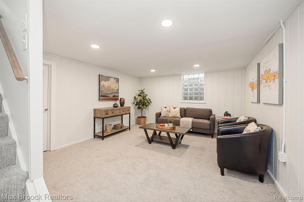 695 GRAEFIELD, Birmingham, MI 48009 — Photo 18
