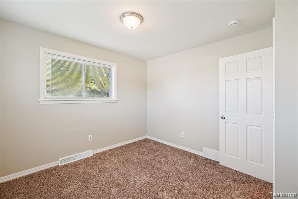4994 N Michigan Avenue, Saginaw, MI 48604 — Photo 14