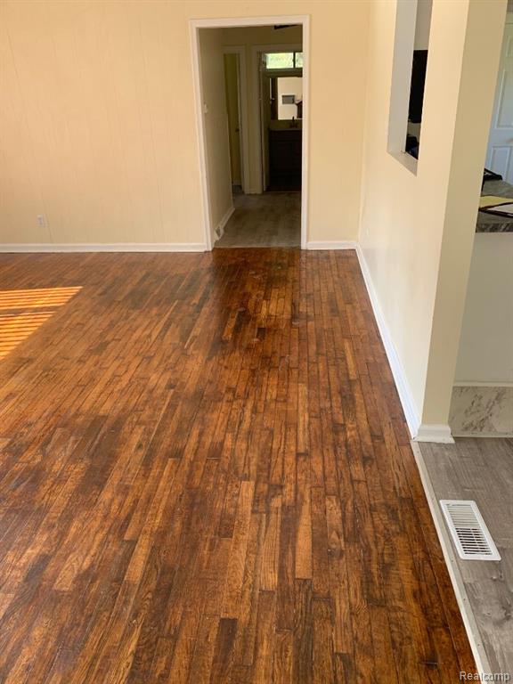477 Crediton Street, Lake Orion, MI 48362 — Photo 10