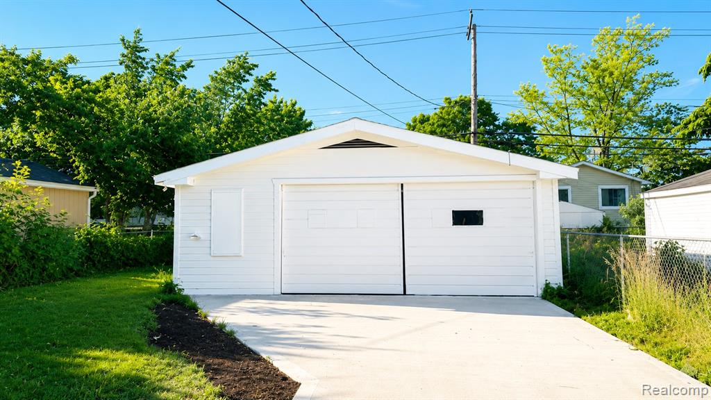8463 Paige Avenue, Warren, MI 48089 — Photo 25