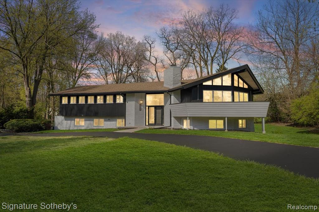 6895 Dublin Fair Road, Troy, MI 48098 — front exterior