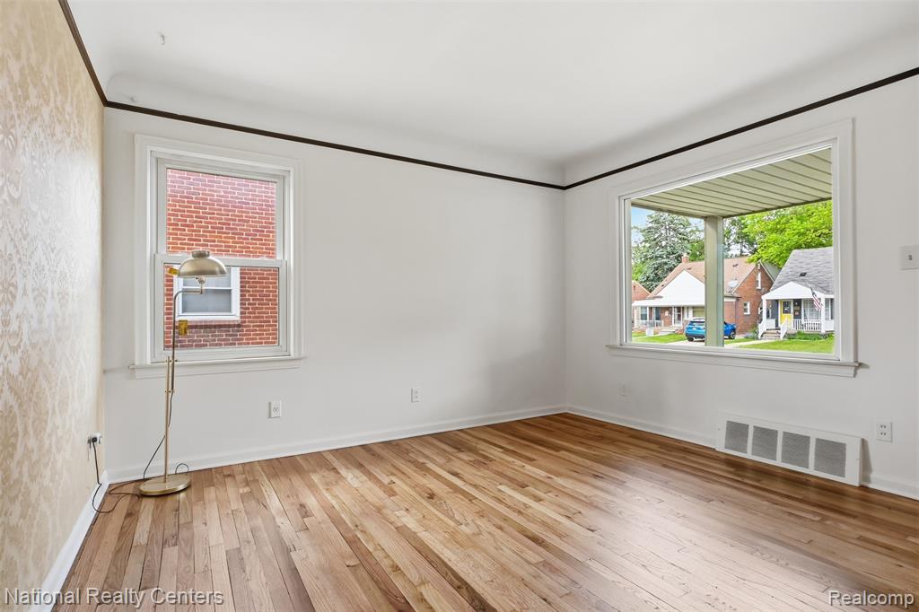 9951 Marion, Redford, MI 48239 — Photo 3