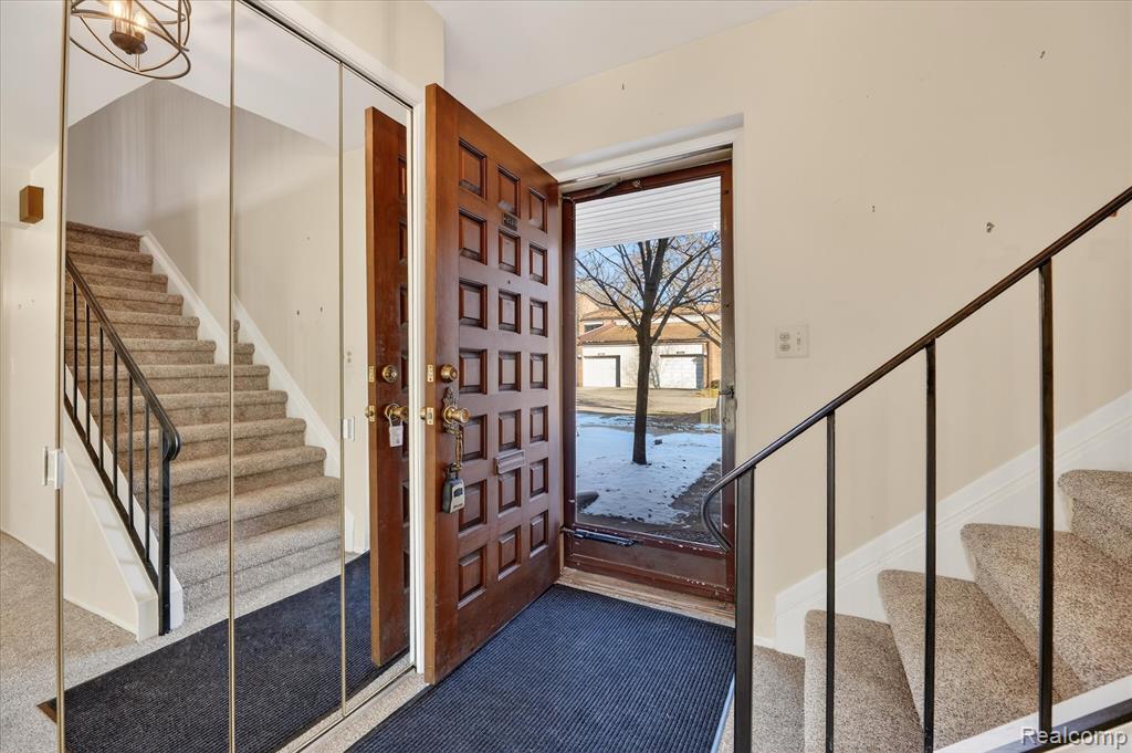 18268 University Park Drive, Livonia, MI, 48152