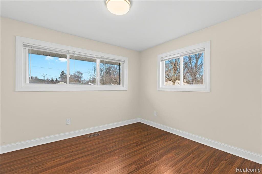 41099 Malott, Novi, MI — Photo 12