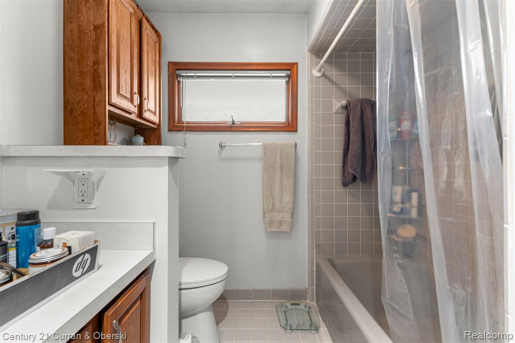 7254 Mayfair Street, Taylor, MI 48180 — Photo 17
