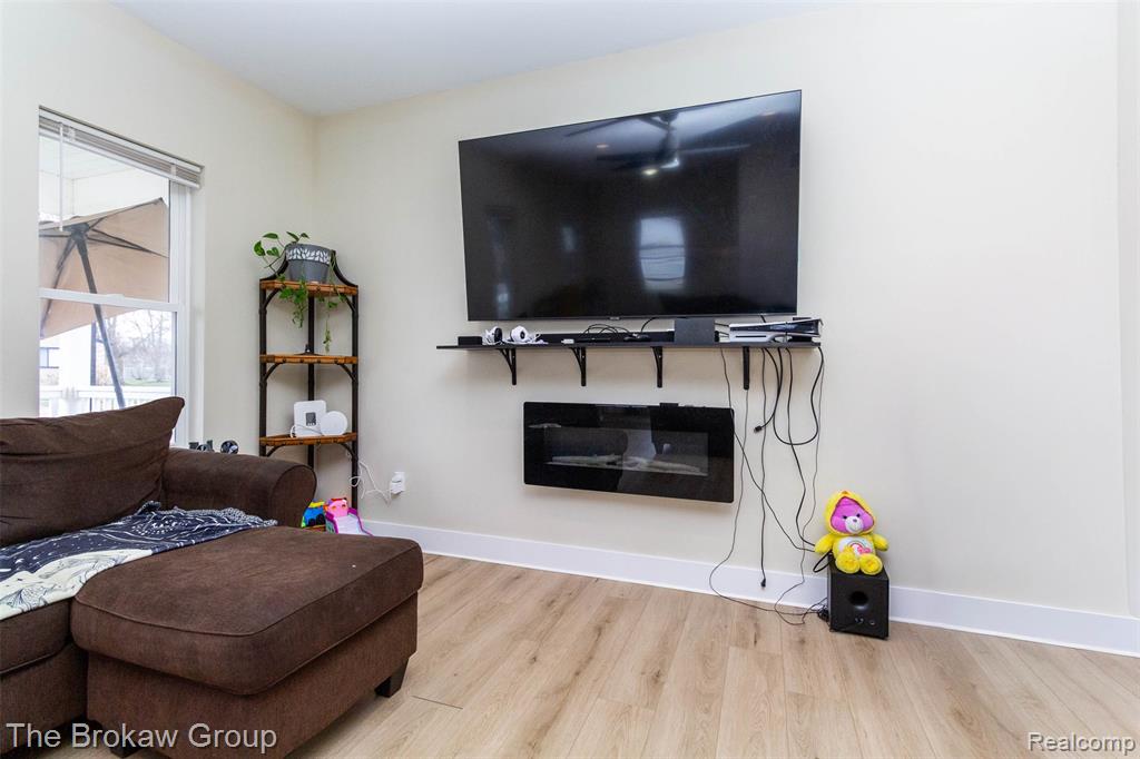 538 S Elm Street, Lapeer, MI 48446 — Photo 8