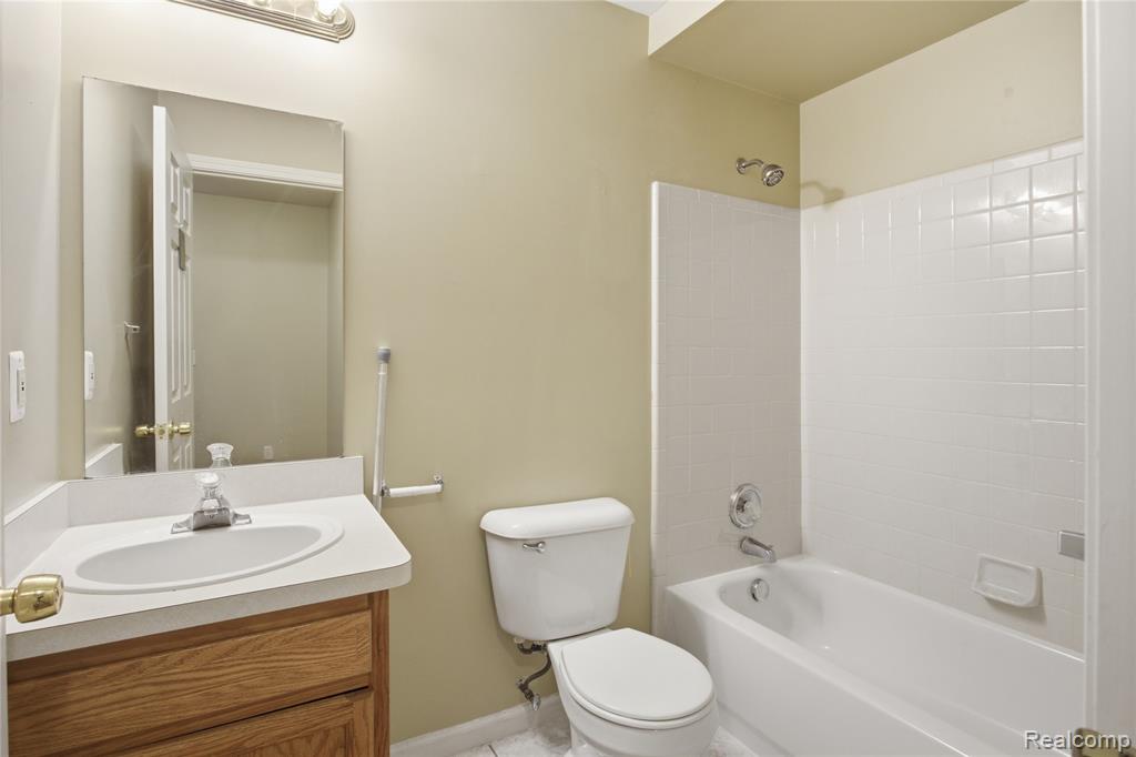 4118 Devon Road, Royal Oak, MI 48073 — Photo 12