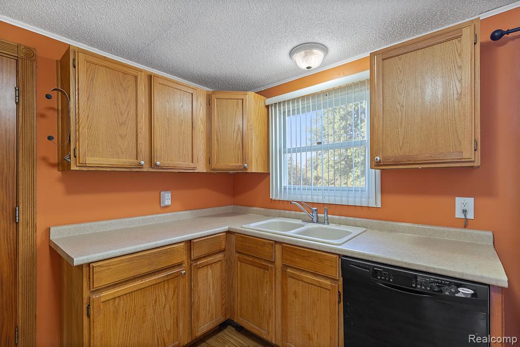 4375 WEST Street, Leonard, MI 48367 — Photo 6