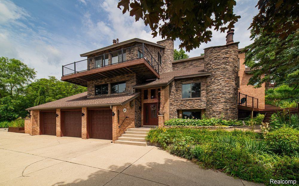 6576 Balmoral Terrace, Clarkston, MI — front exterior