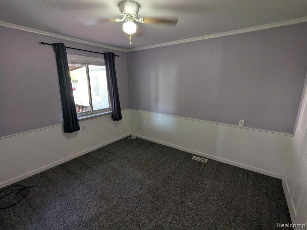 2305 Hester Court, Keego Harbor, MI 48320 — Photo 8