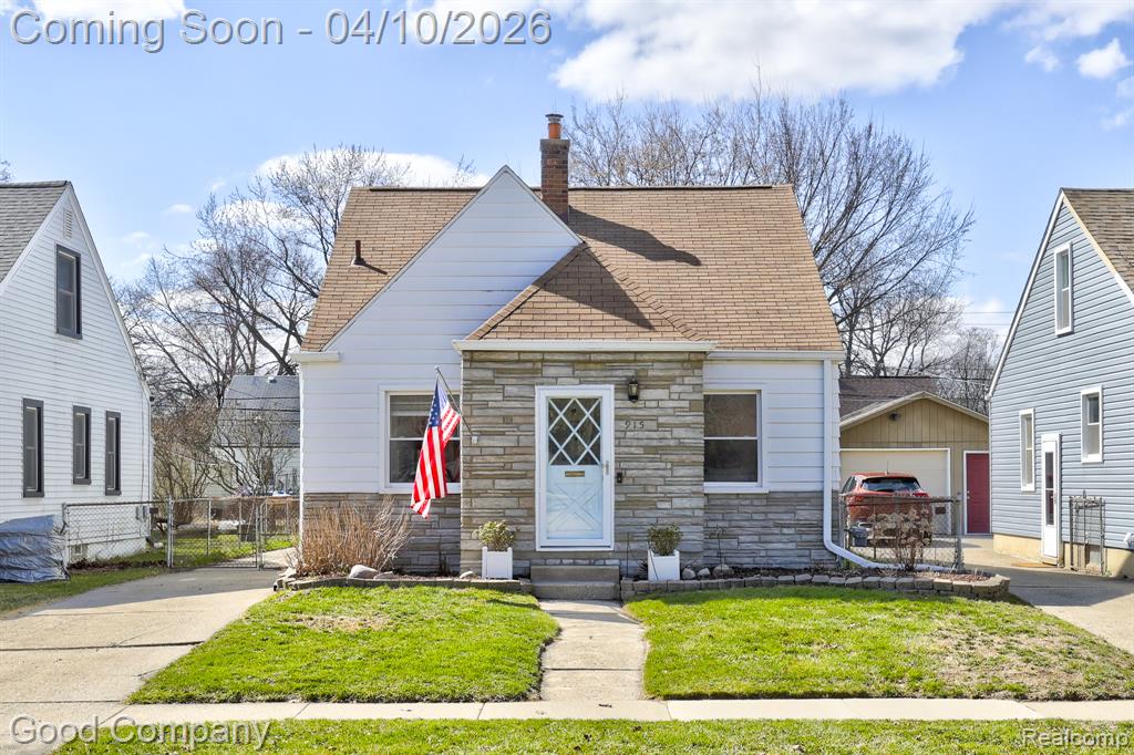 915 N Dorchester Avenue, Royal Oak, MI 48067 — Photo 48