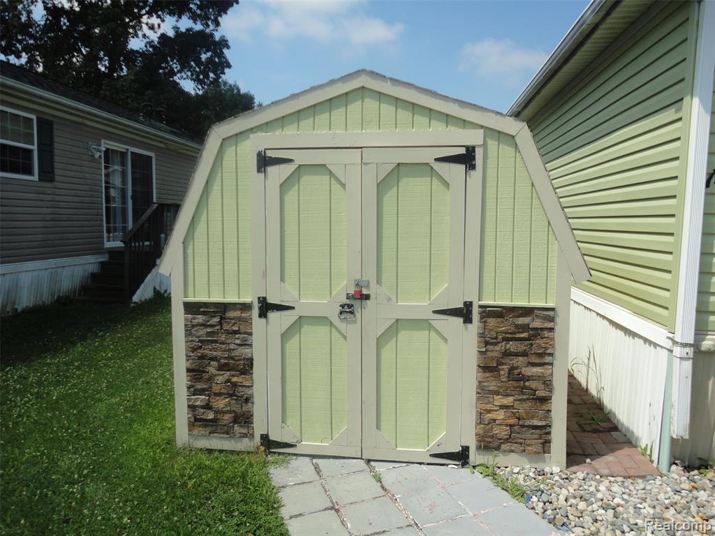 141 Concord, Adrian, MI 49221 — Photo 16