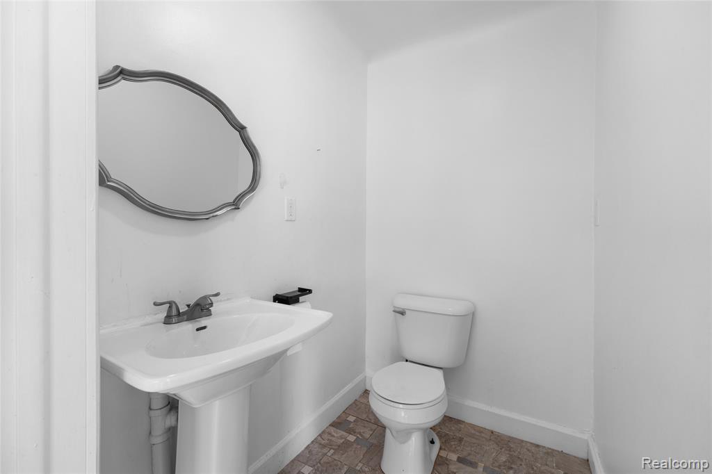 957 Winchester Avenue, Lincoln Park, MI 48146 — Photo 8