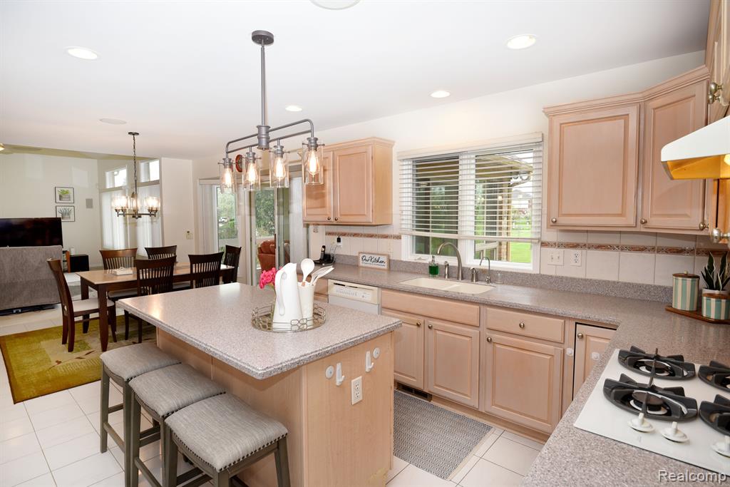 4297 SPRINGBROOK Drive, Sterling Heights, MI 48314 — Photo 8