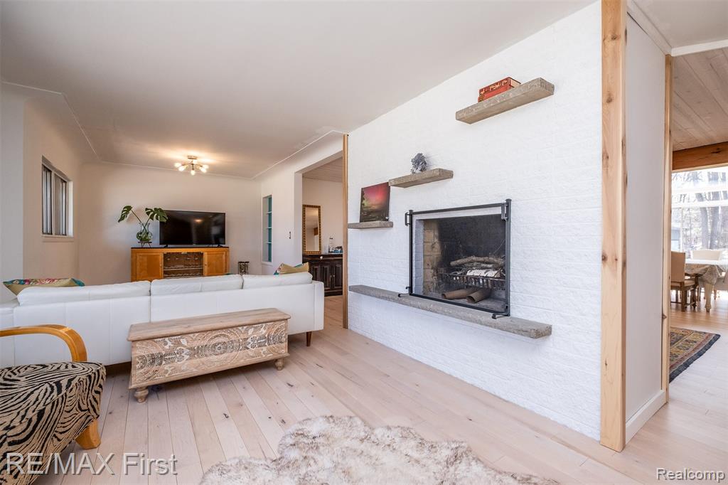 905 W Parker Avenue, Madison Heights, MI 48071 — Photo 10