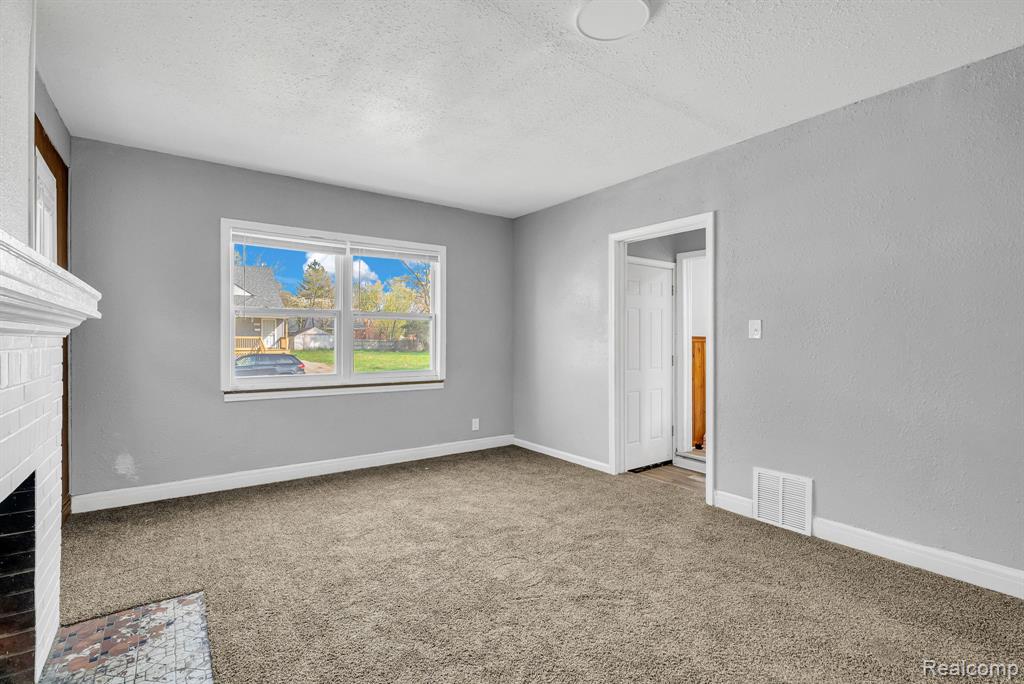 9641 Balfour Road, Detroit, MI 48224 — Photo 8