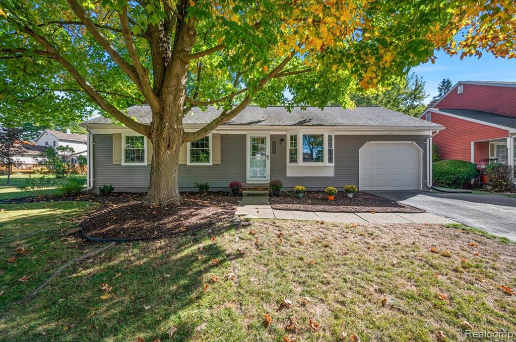 2066 Teaneck Circle, Wixom, MI 48393 — Photo 7
