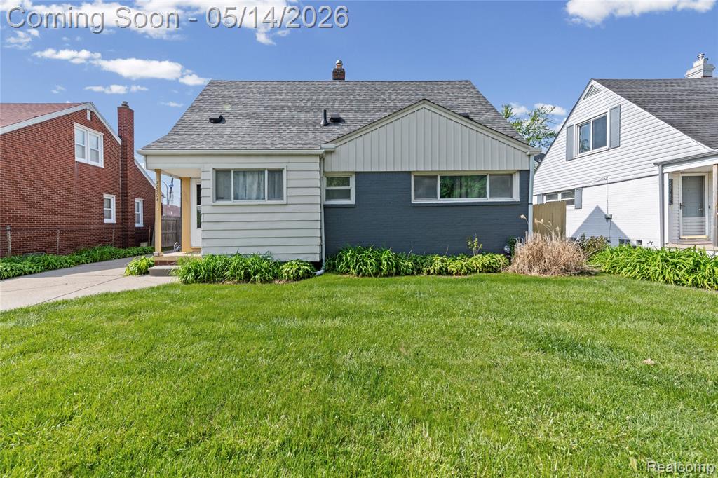 20704 Lancaster Street, Harper Woods, MI 48225