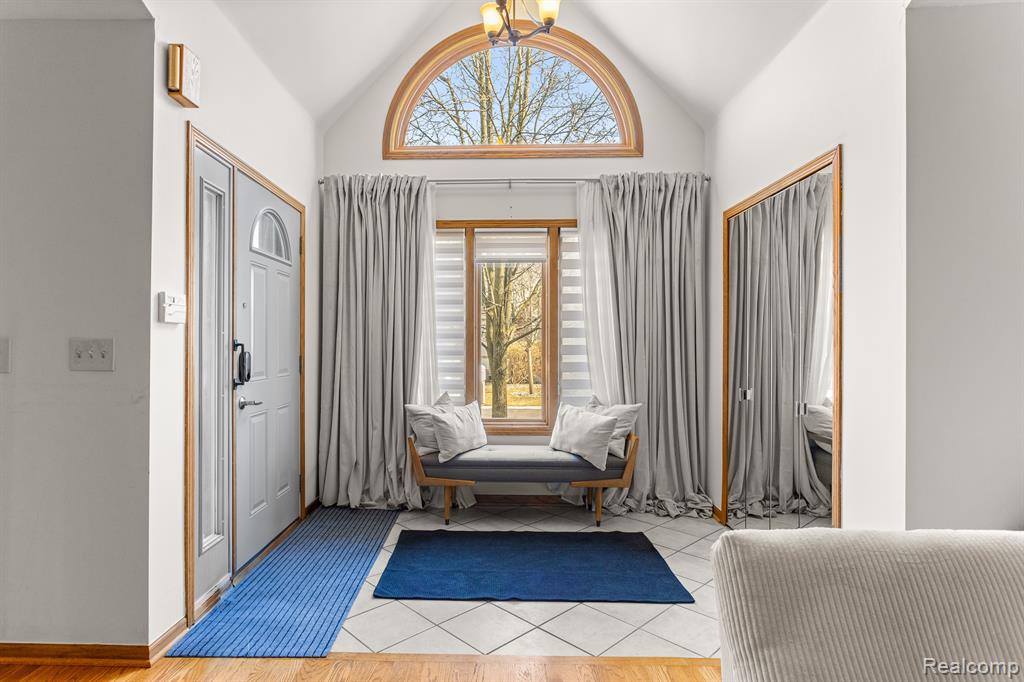 812 N BEECH DALY Road, Dearborn Heights, MI 48127 — Photo 5