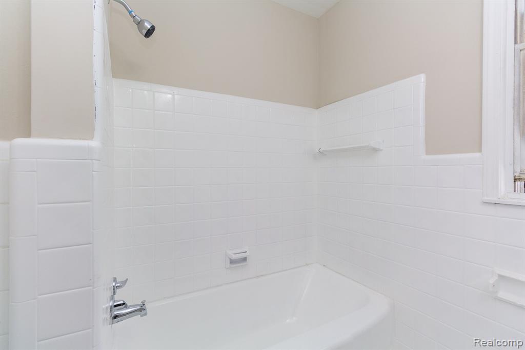 8316 RIVARD Avenue, Warren, MI 48089 — Photo 15