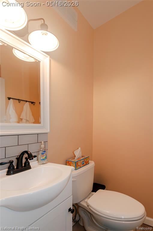 2446 Milverton Drive, Troy, MI 48083 — Photo 24