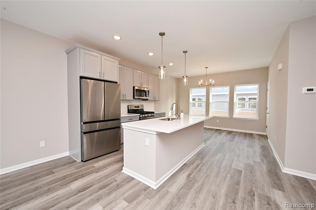 4861 Parkside Lane, Troy, MI 48085 — Photo 9