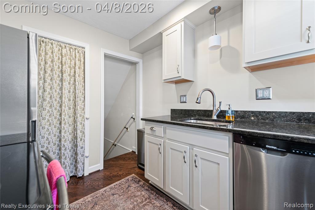 703 1/2 Saint Clair Street, Grosse Pointe, MI 48230 — Photo 9