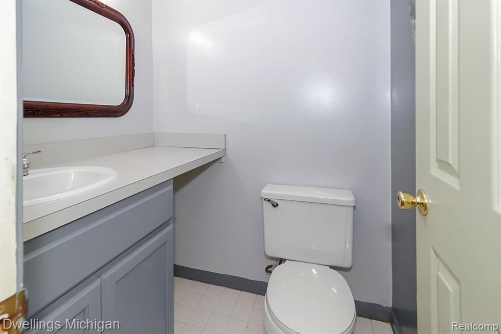 43547 YORKVILLE Drive, Canton, MI 48188 — Photo 14
