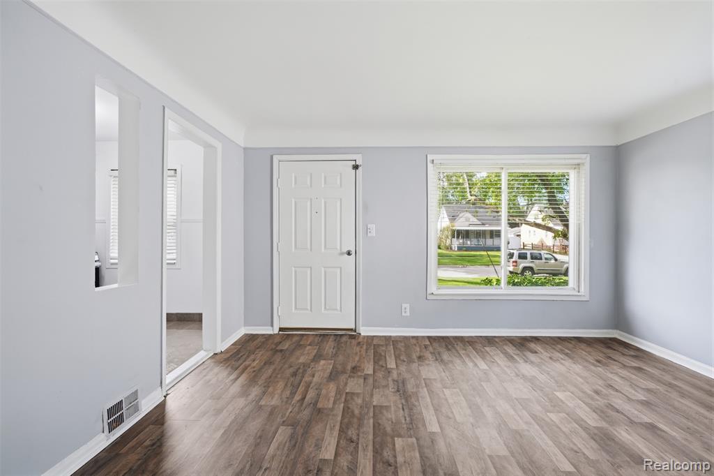756 Cloverlawn Boulevard, Lincoln Park, MI 48146 — Photo 6