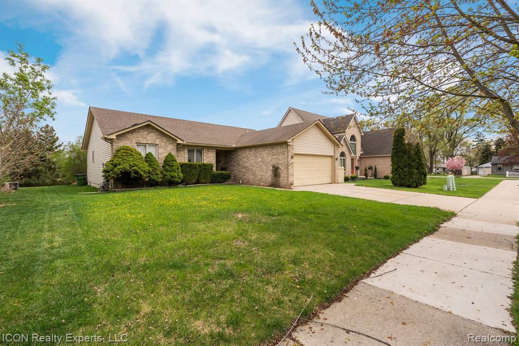 47697 BARCLAY Court, Shelby Twp, MI 48317 — Photo 4