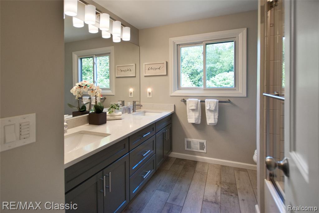 44500 Louvert Court, Novi, MI — Photo 33