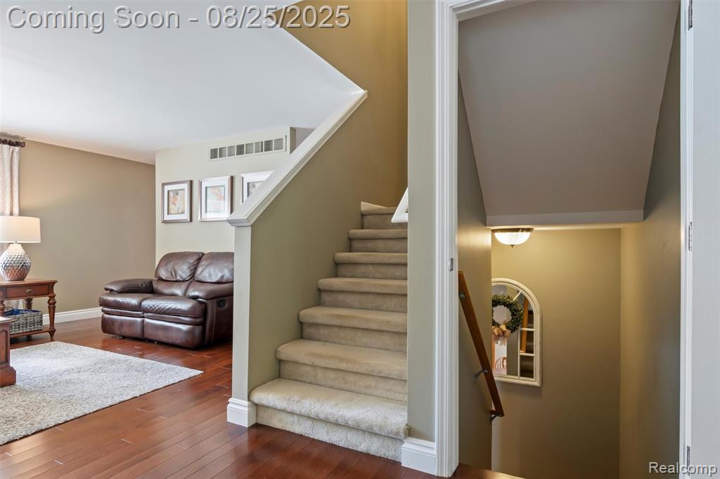 48201 Nottinghill Lane, Canton, MI 48188 — Photo 12