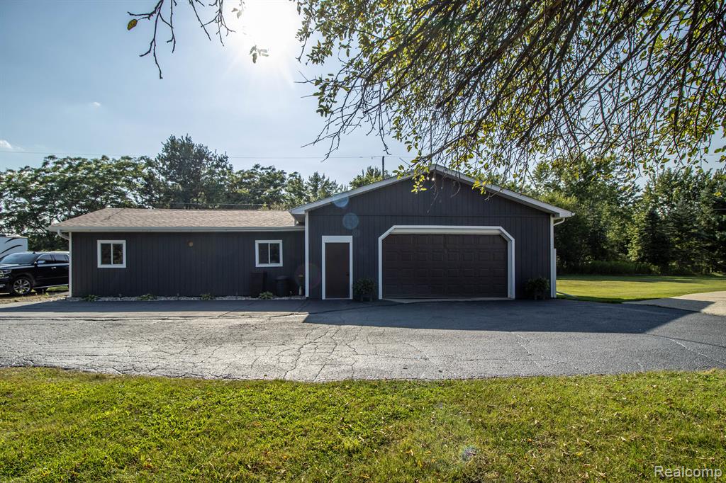 4585 Burt Road, Birch Run, MI 48415 — Photo 91