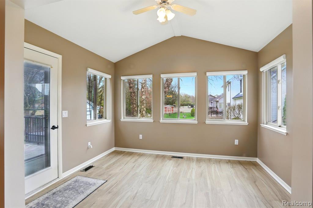 6470 Stonehearth Pass, Grand Blanc, MI 48439 — Photo 11
