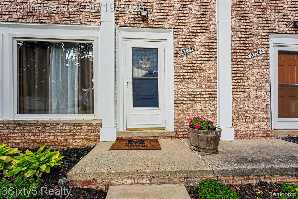 37592 Garden Court, Westland, MI — Photo 4
