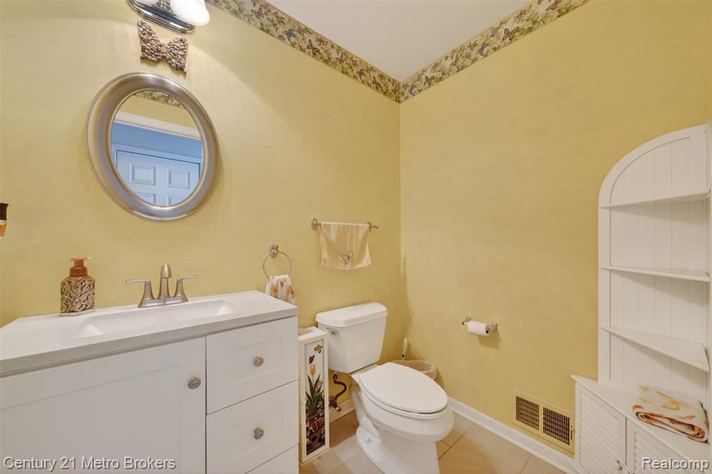 5265 Genesee Oaks Court, Grand Blanc, MI 48439 — Photo 23